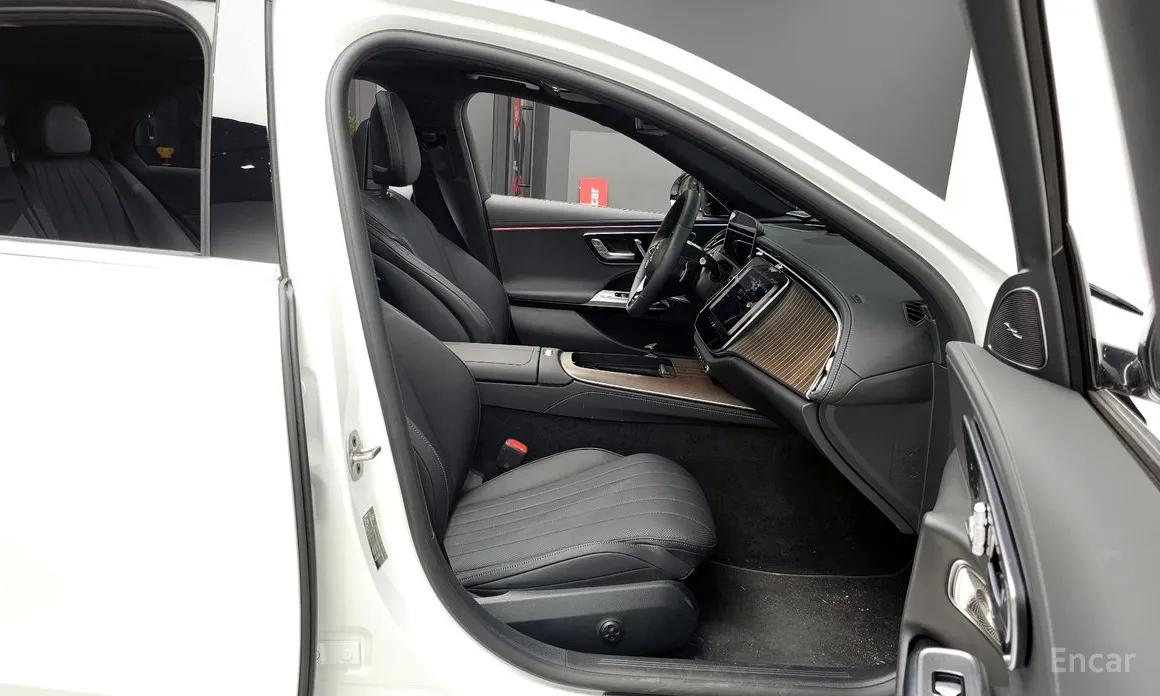 Фото 11 - Mercedes-Benz E-Class