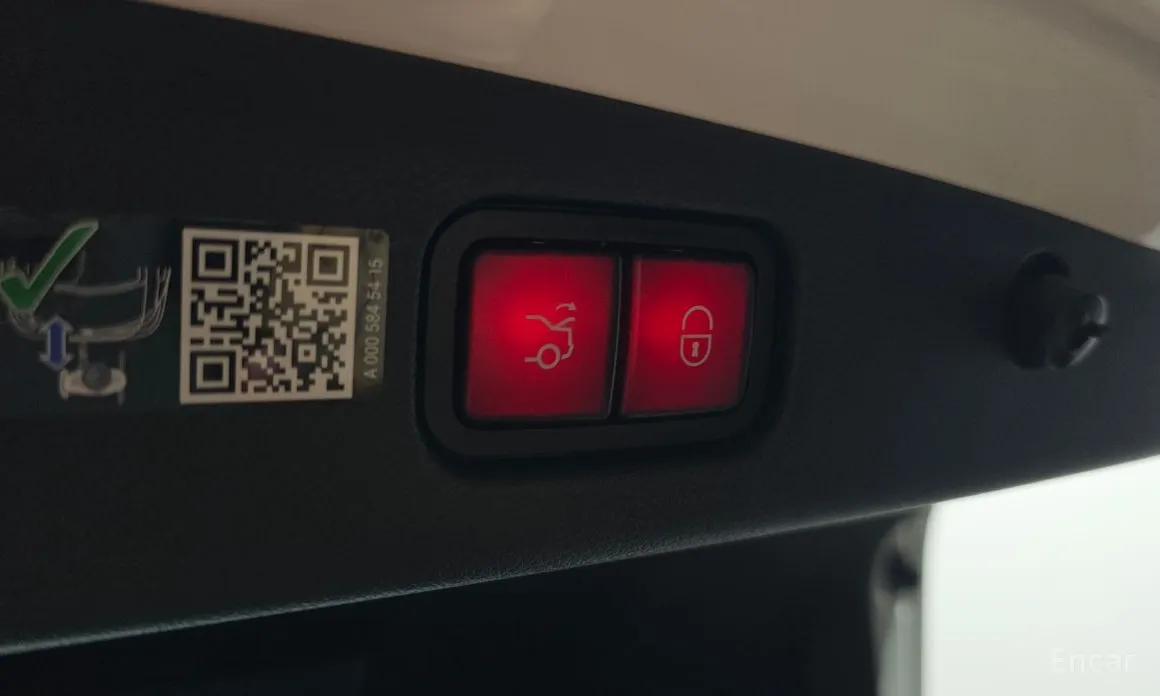 Фото 20 - Mercedes-Benz E-Class