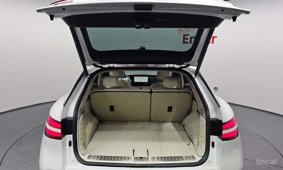 Фото 20 - Genesis GV60