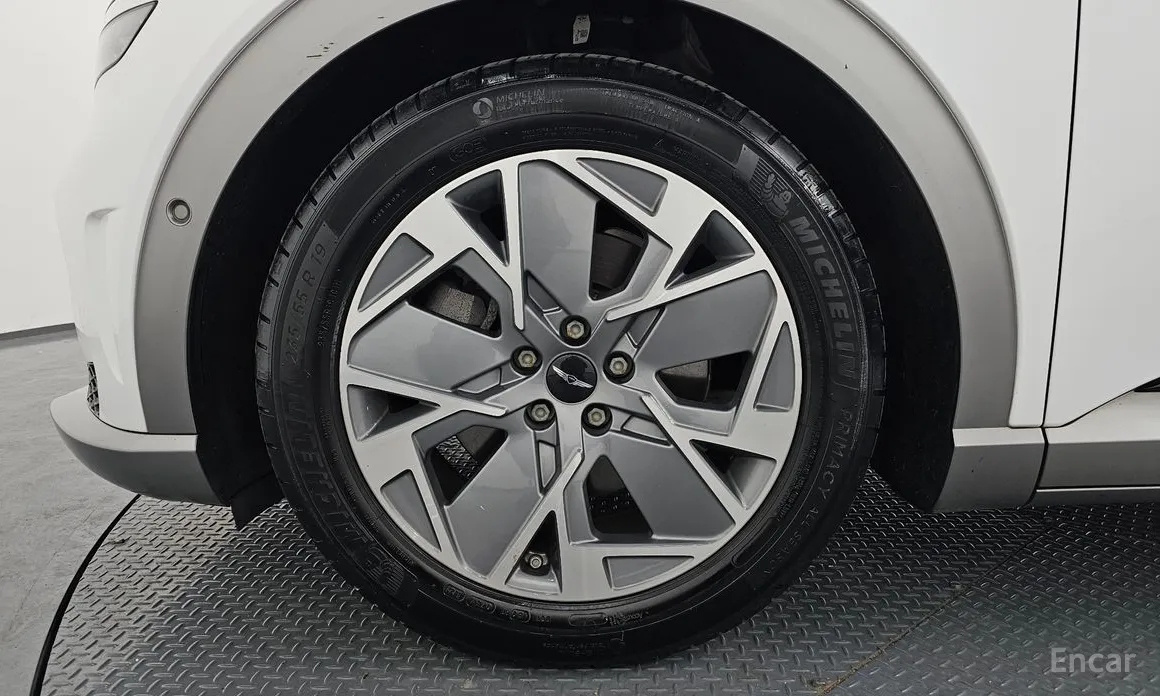 Фото 5 - Genesis GV60