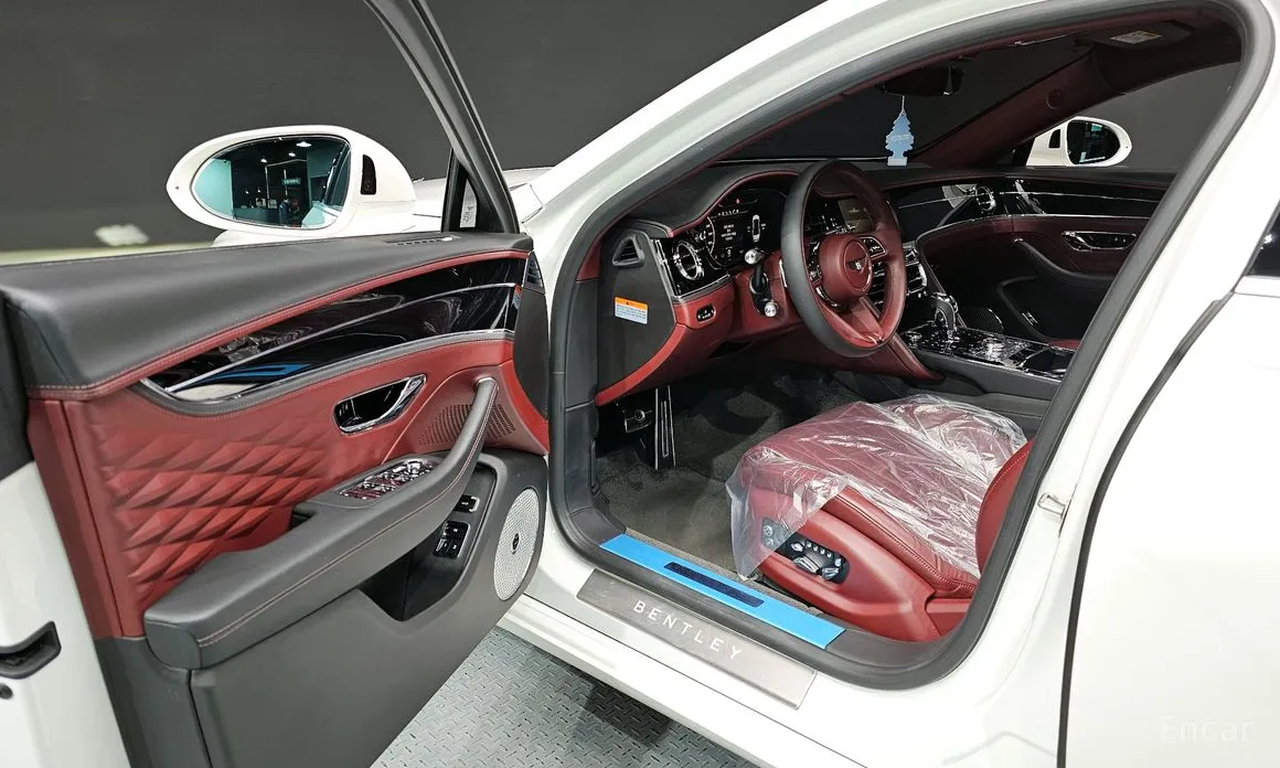 Фото 10 - Bentley Flying Spur