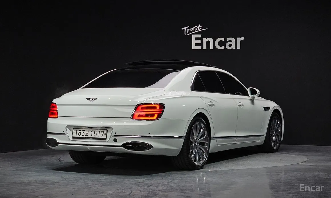 Фото 2 - Bentley Flying Spur