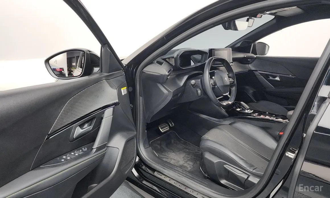 Фото 10 - Peugeot 208