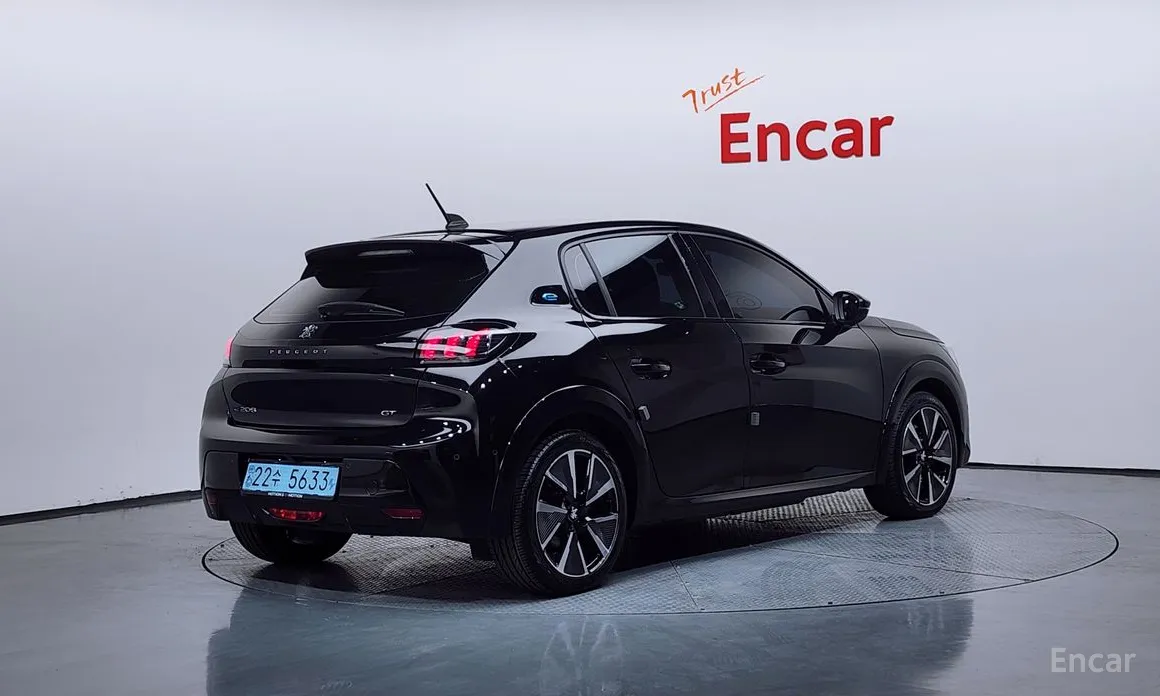 Фото 2 - Peugeot 208