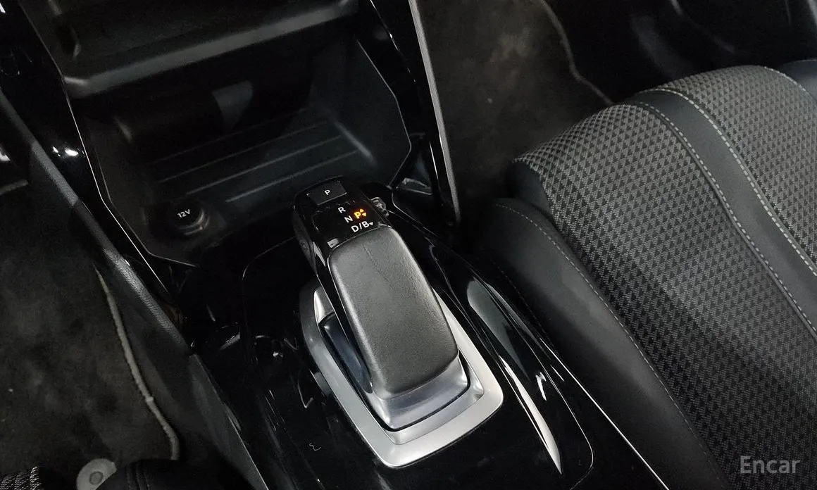 Фото 9 - Peugeot 208