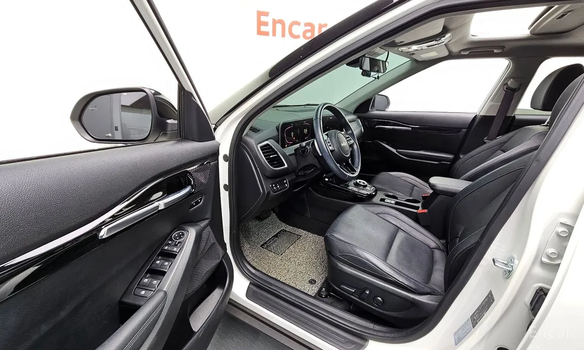 Фото 10 - Kia Seltos