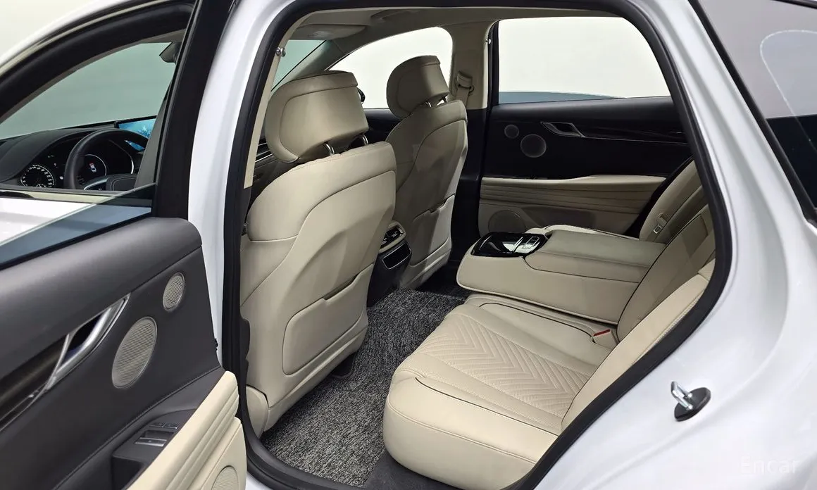 Фото 11 - Genesis G80