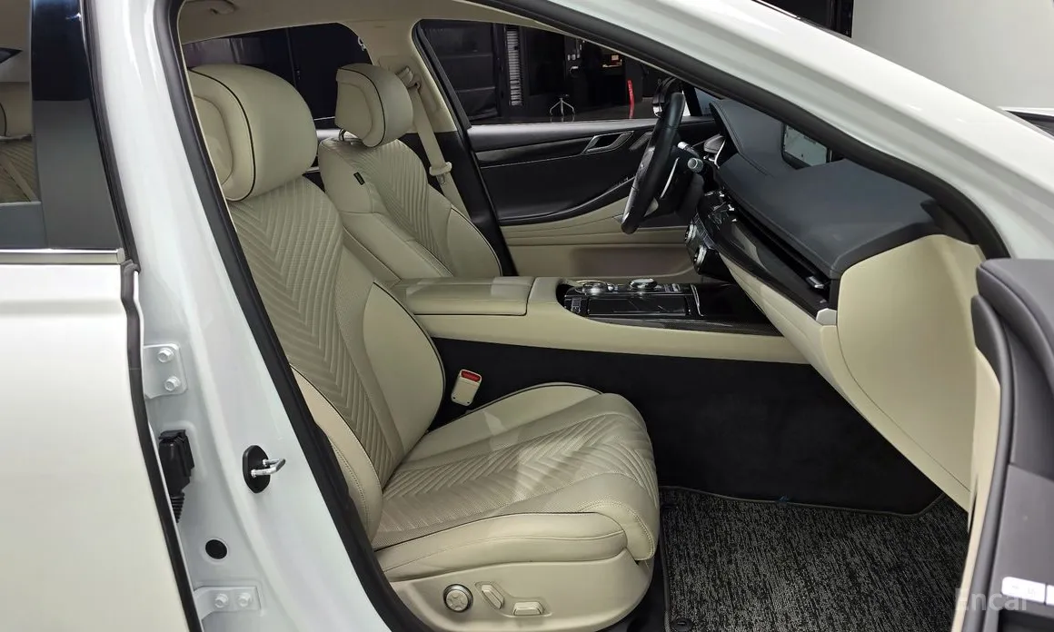 Фото 12 - Genesis G80