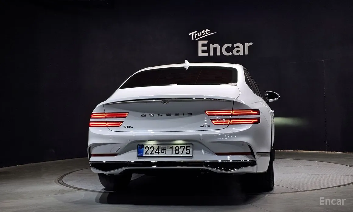 Фото 4 - Genesis G80