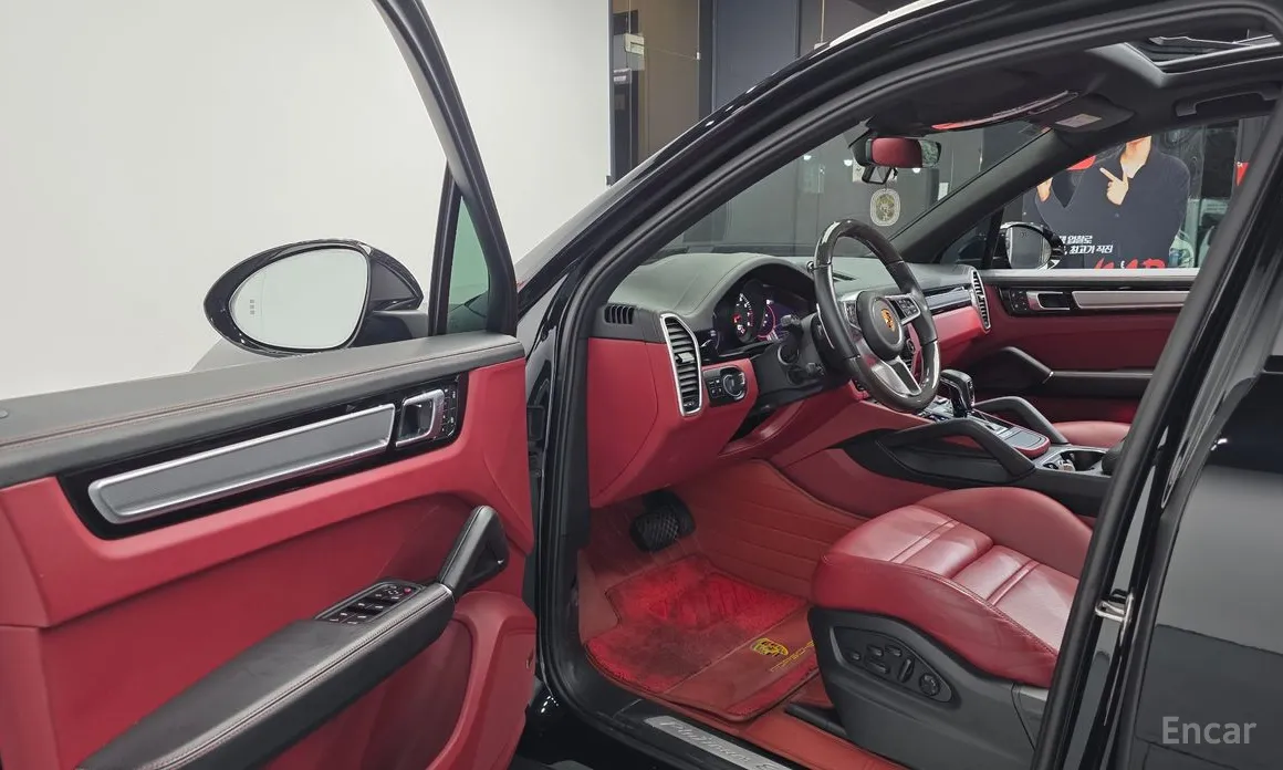 Фото 10 - Porsche Cayenne