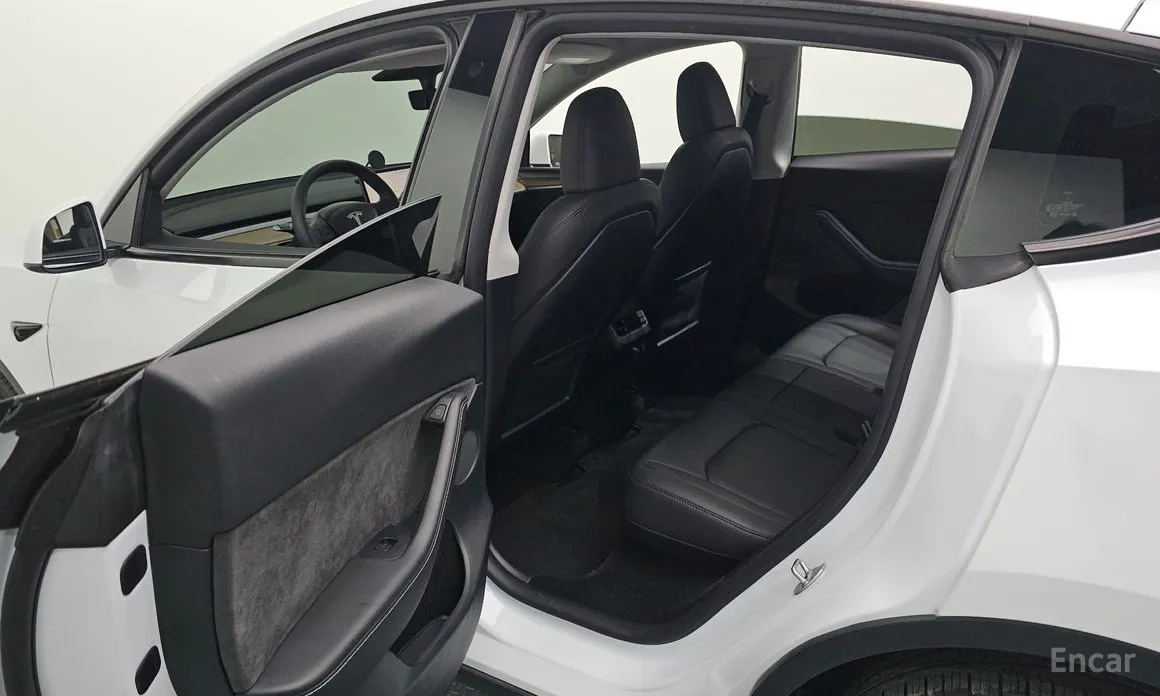 Фото 12 - Tesla Model Y