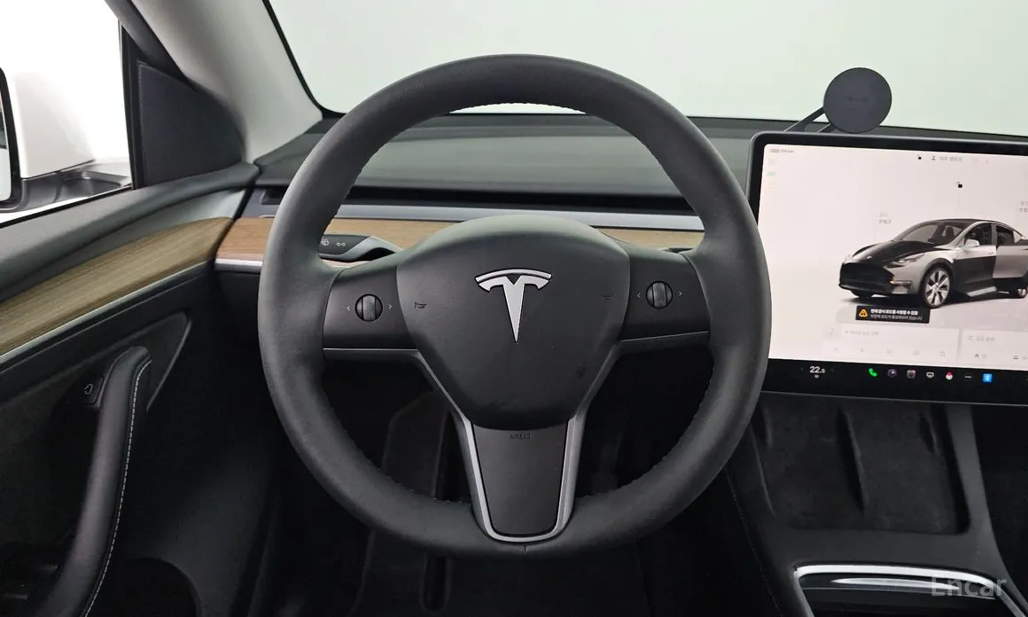 Фото 13 - Tesla Model Y