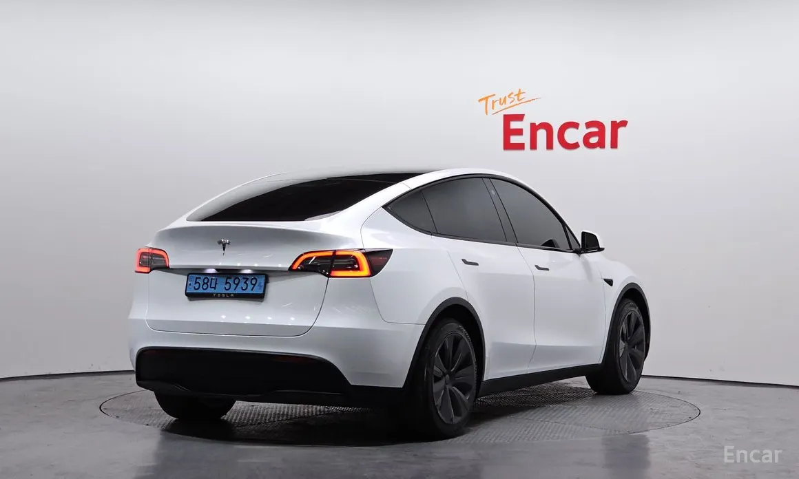 Фото 2 - Tesla Model Y