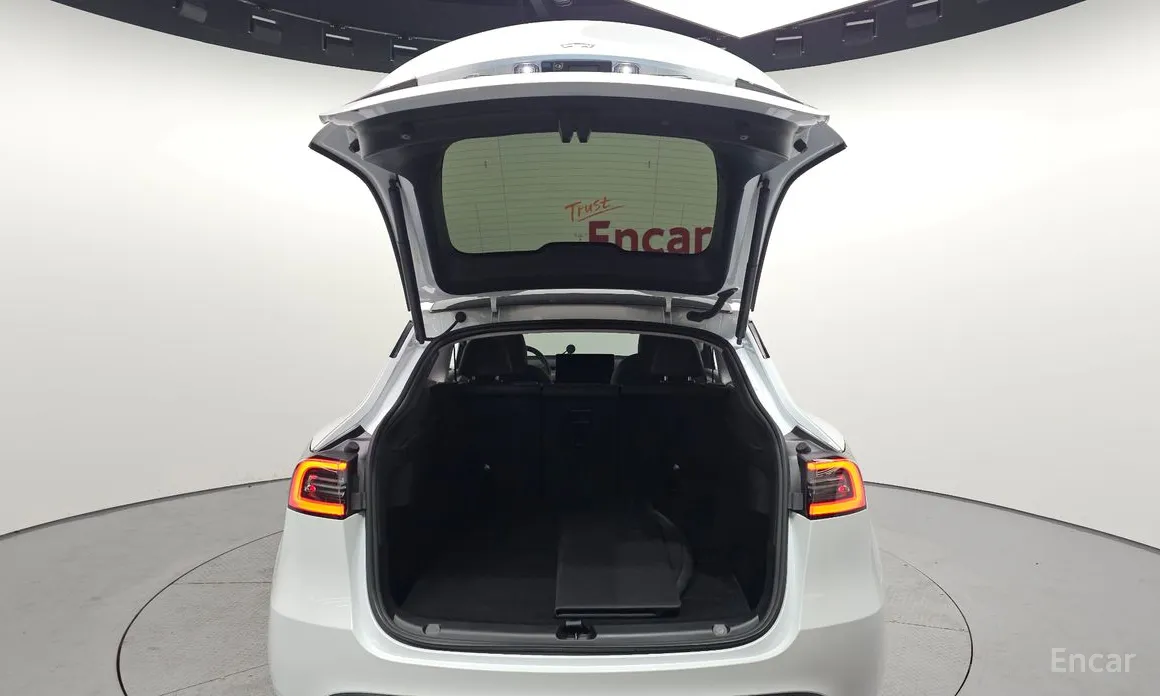 Фото 20 - Tesla Model Y