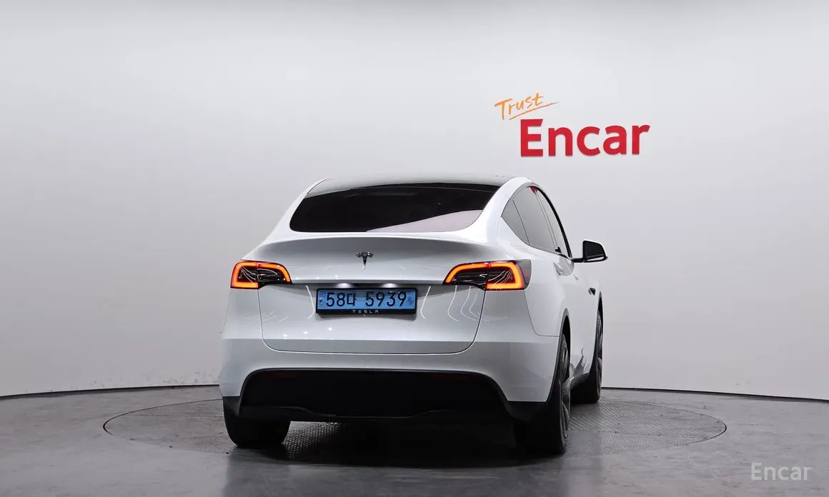 Фото 4 - Tesla Model Y