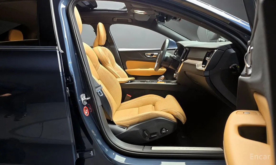 Фото 10 - Volvo S60