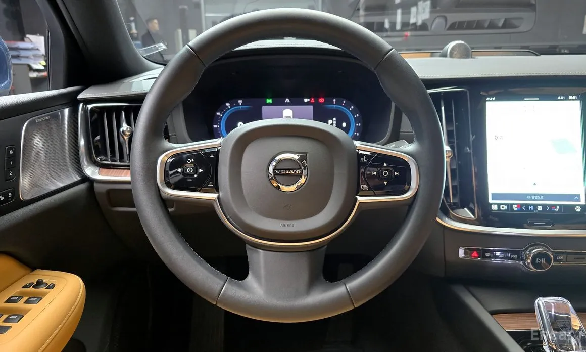 Фото 12 - Volvo S60