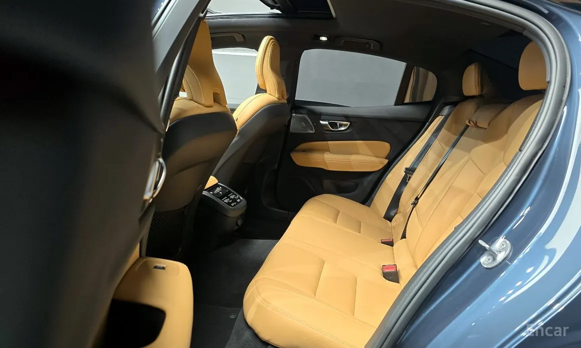 Фото 16 - Volvo S60