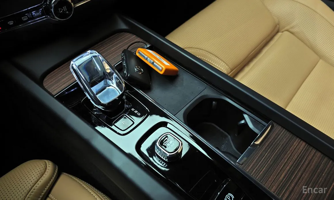 Фото 9 - Volvo S60