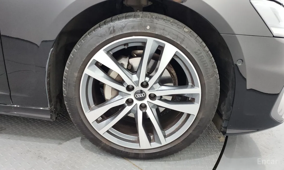 Фото 5 - Audi A6