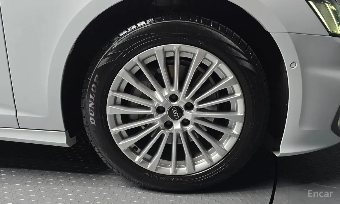 Фото 5 - Audi A6