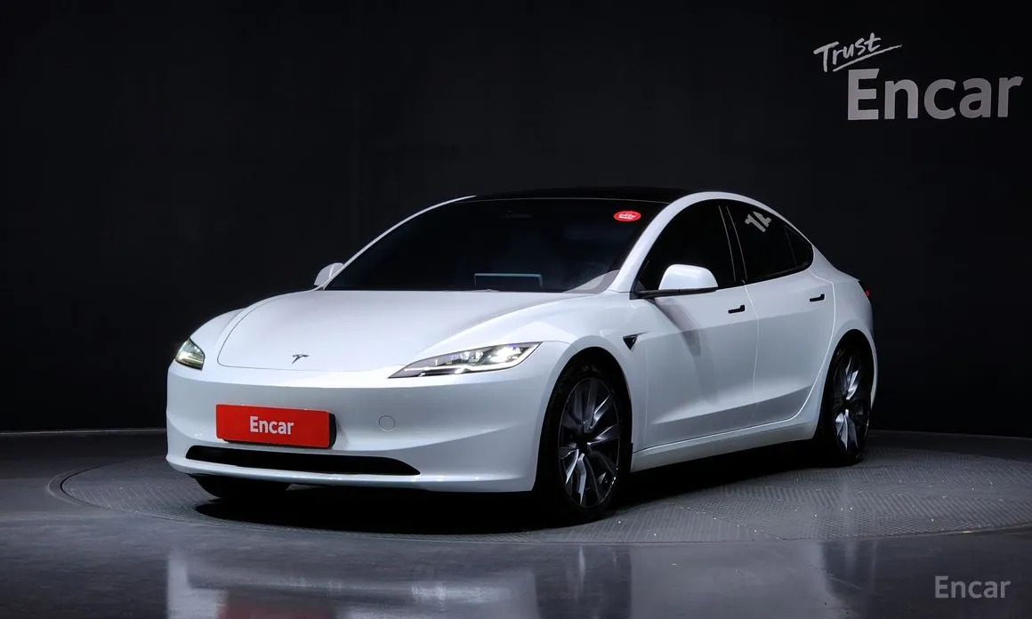 Фото 1 - Tesla Model 3