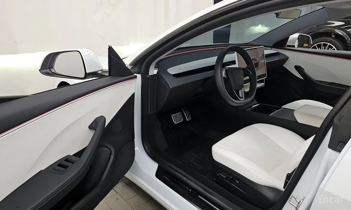 Фото 10 - Tesla Model 3