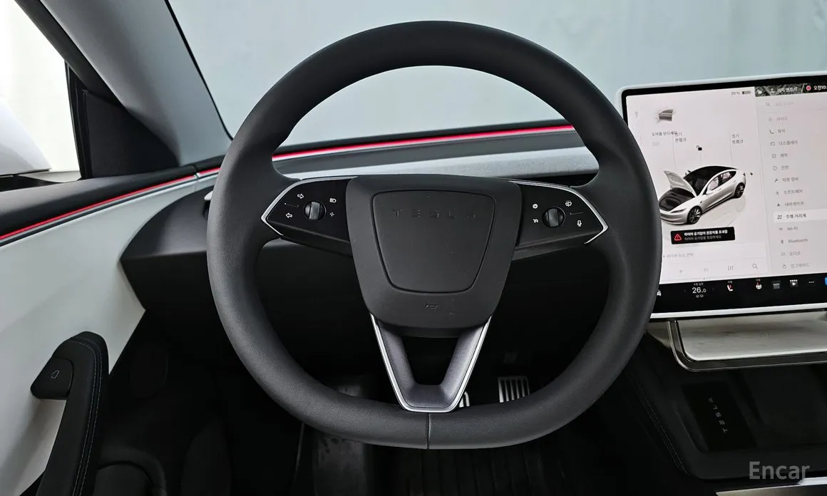 Фото 13 - Tesla Model 3