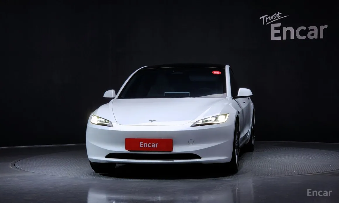 Фото 3 - Tesla Model 3