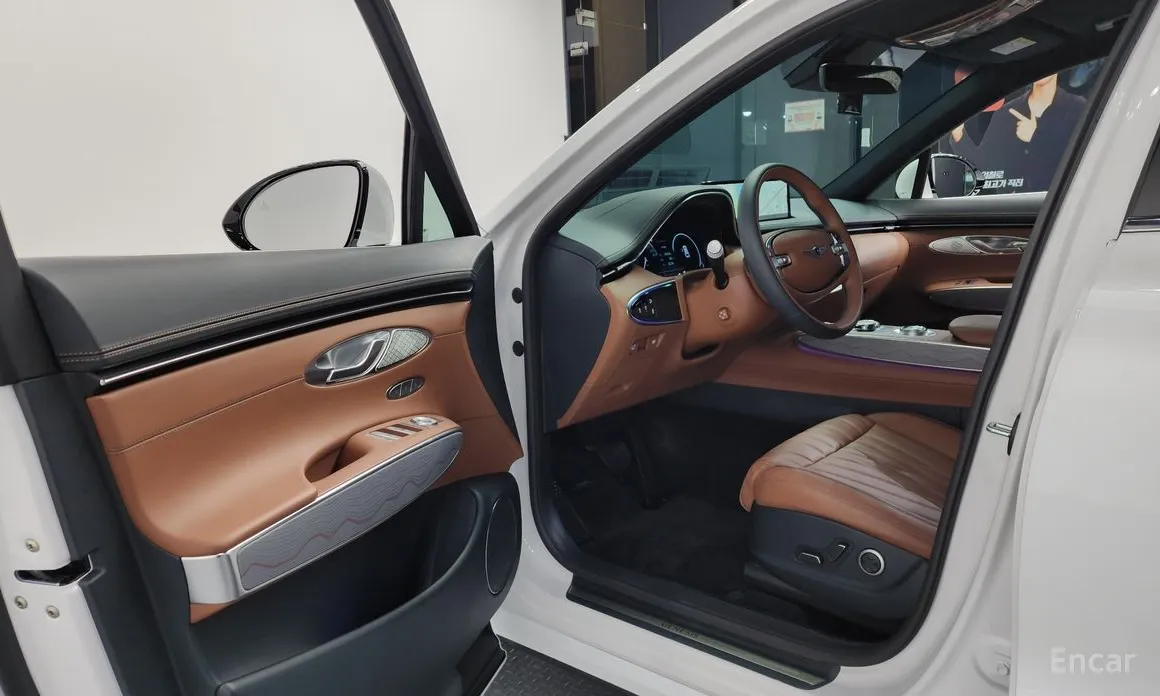 Фото 10 - Genesis GV70