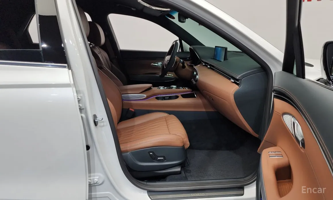 Фото 11 - Genesis GV70