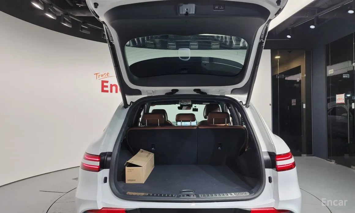 Фото 20 - Genesis GV70