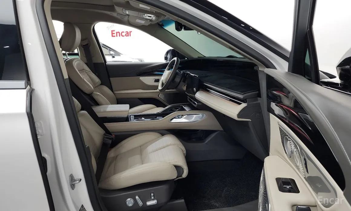 Фото 11 - Lincoln Nautilus