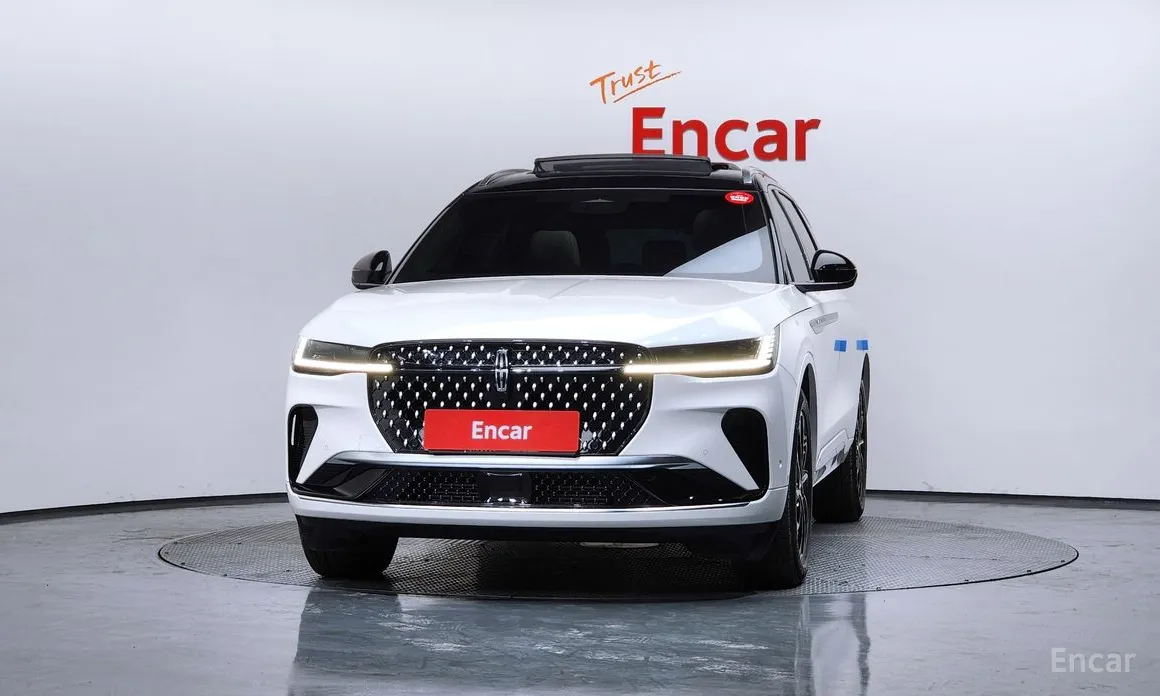 Фото 3 - Lincoln Nautilus