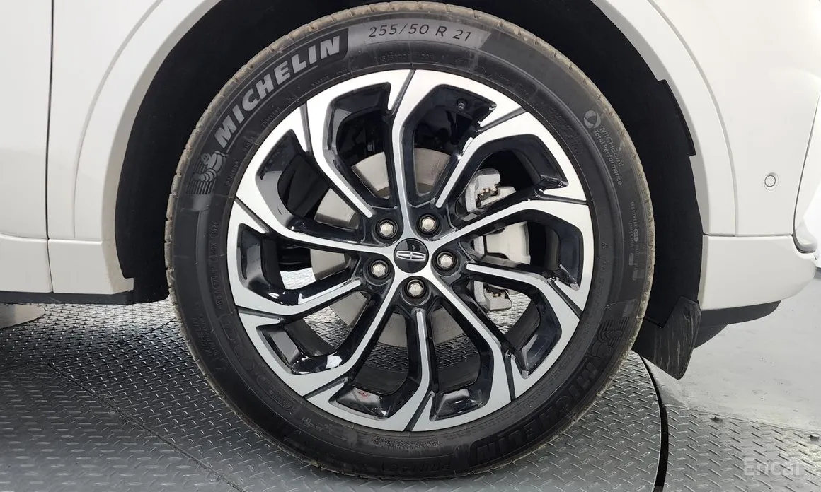 Фото 5 - Lincoln Nautilus