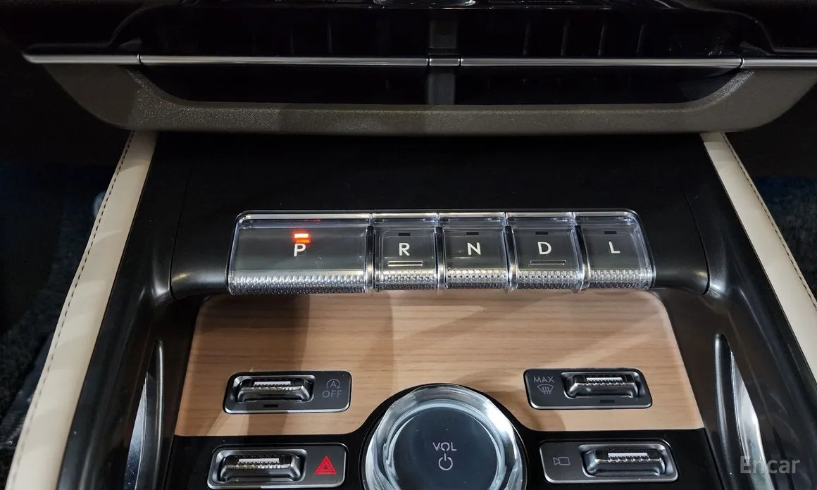 Фото 9 - Lincoln Nautilus