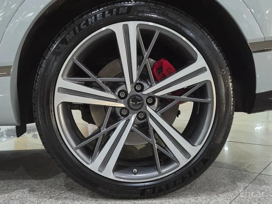 Фото 20 - Genesis GV80