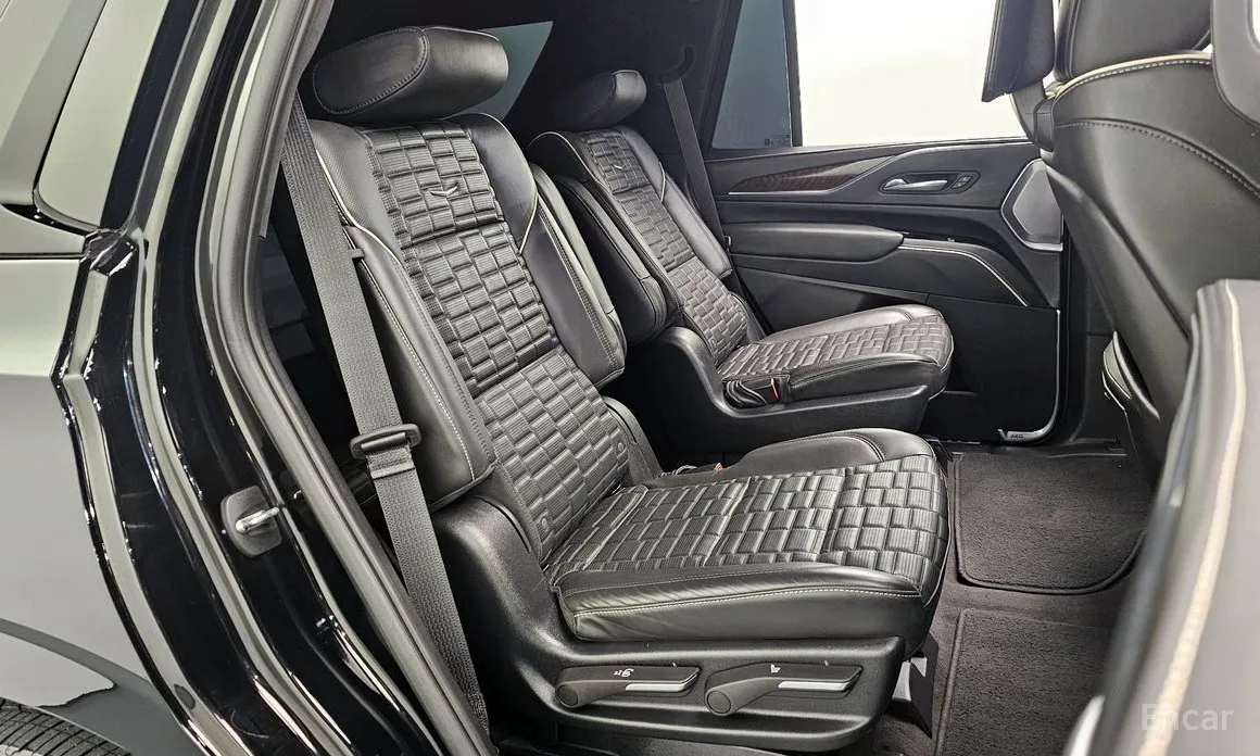 Фото 12 - Cadillac Escalade