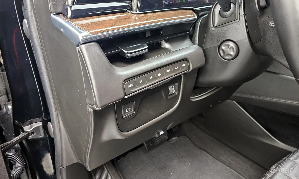 Фото 18 - Cadillac Escalade