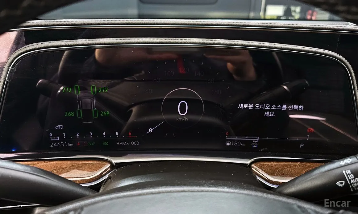 Фото 8 - Cadillac Escalade