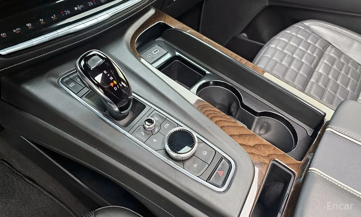 Фото 9 - Cadillac Escalade