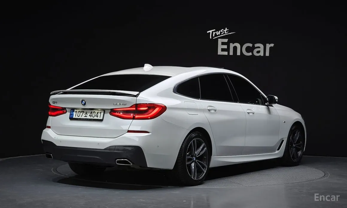 Photo 2 - BMW Gran Turismo