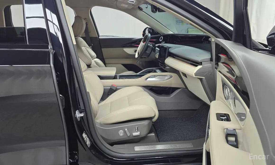 Фото 11 - Lincoln Nautilus