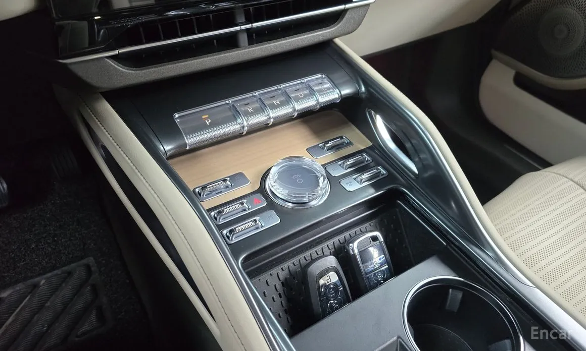 Фото 9 - Lincoln Nautilus