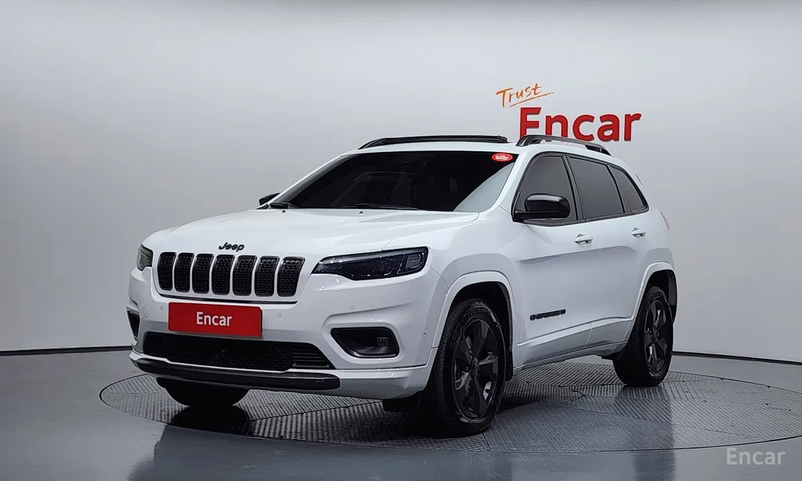 Фото 1 - Jeep Cherokee