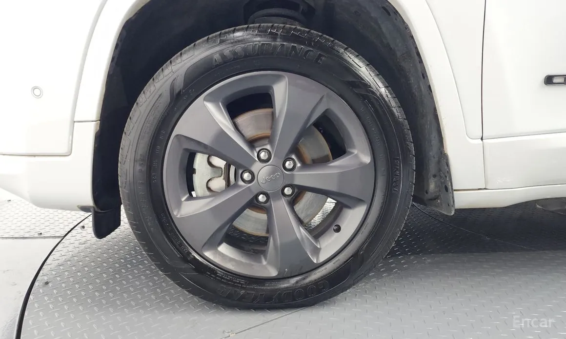 Фото 5 - Jeep Cherokee