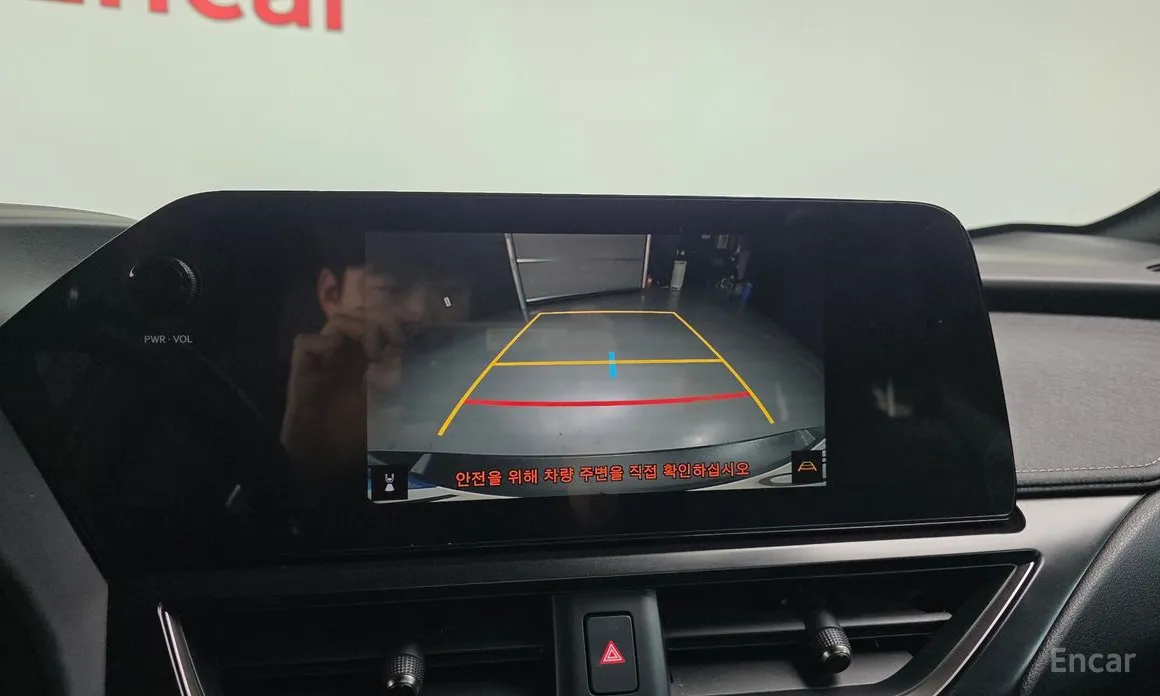 Фото 15 - Lexus UX