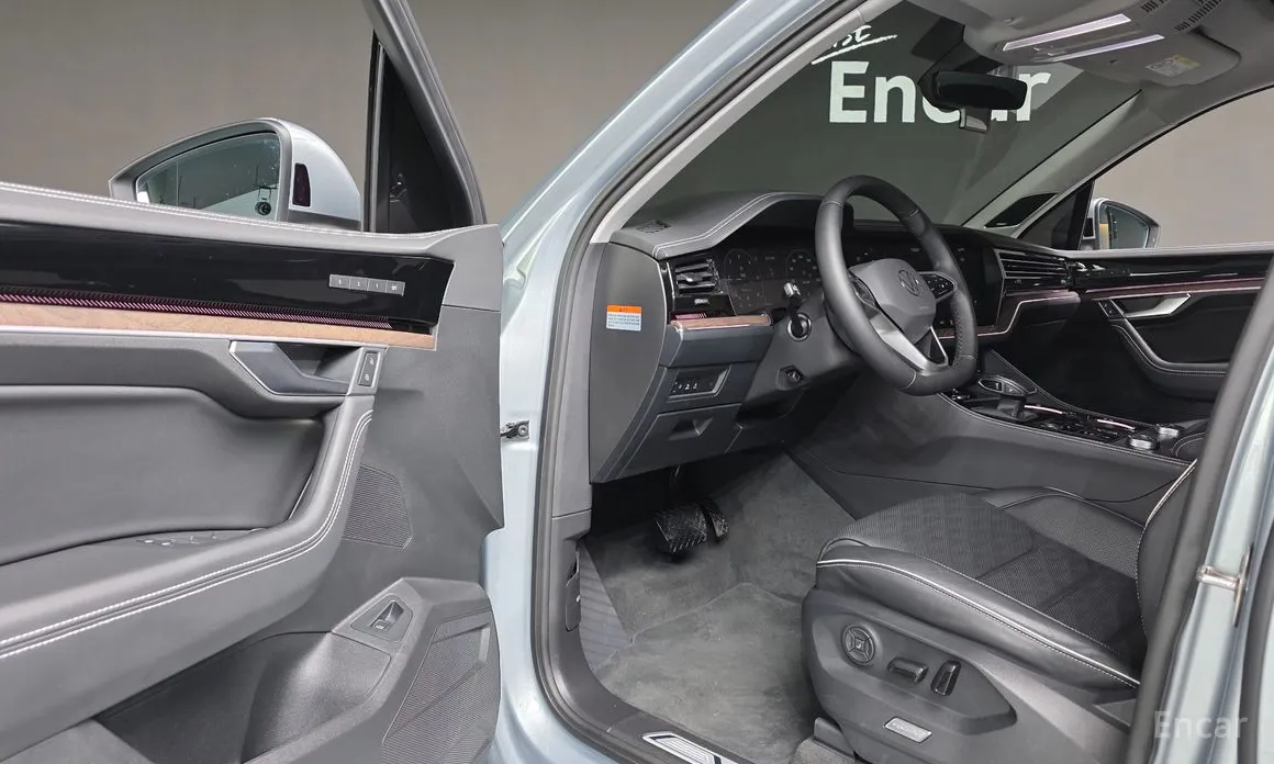 Фото 13 - Volkswagen Touareg