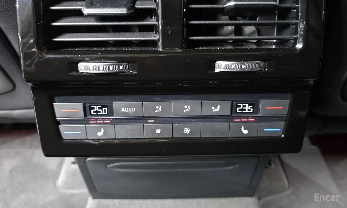 Фото 19 - Volkswagen Touareg