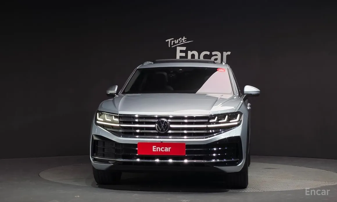 Фото 3 - Volkswagen Touareg